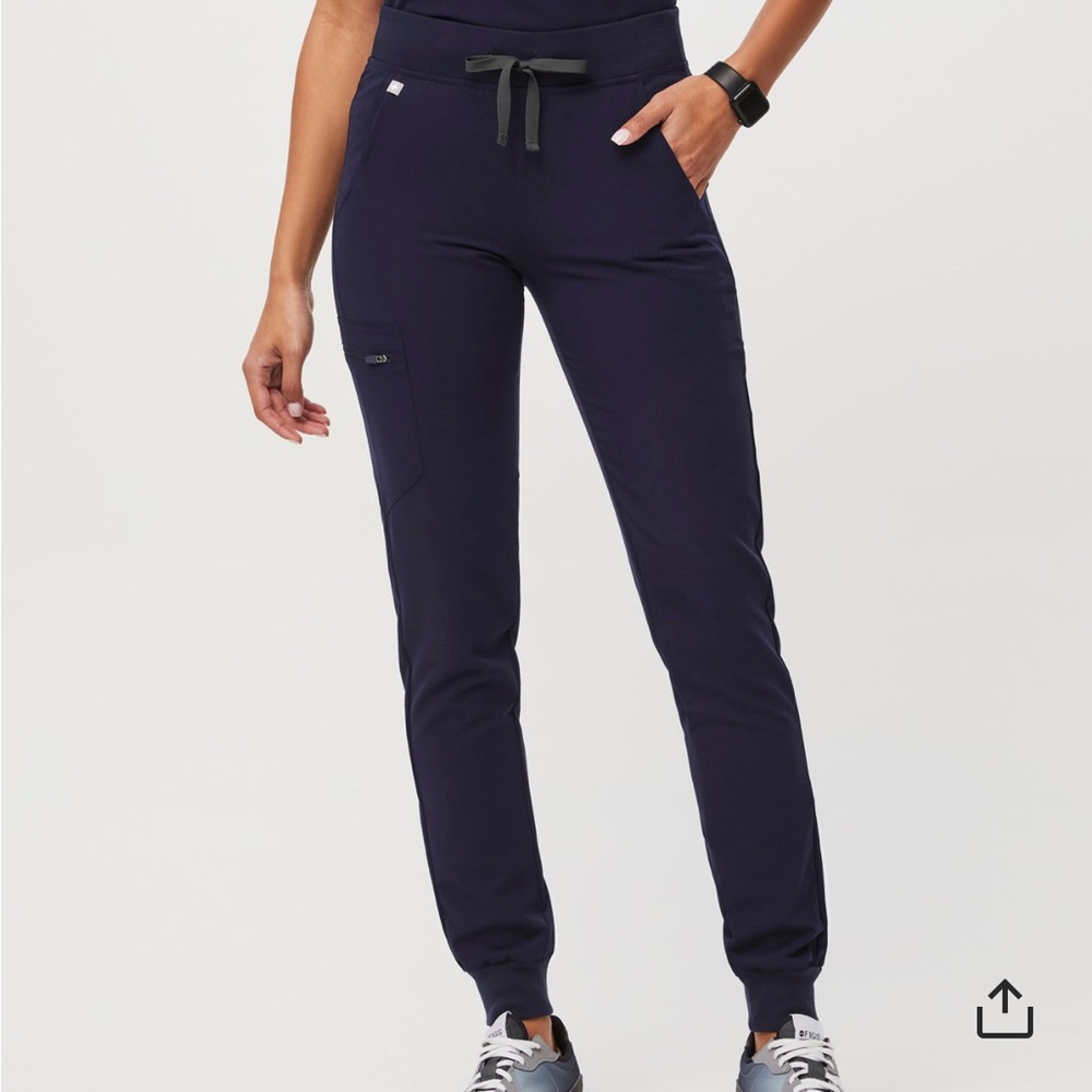 Figs Women’s Zamora Joggers - Picture 3 of 3